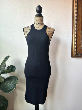 The Range ribbed midi dress in Black, size Large.